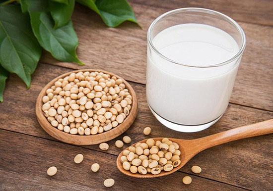 Phụ nữ uống sữa đậu nành có tốt không